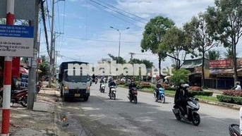 Nhà trệt 2 lầu mặt tiền Nguyễn Văn Cừ