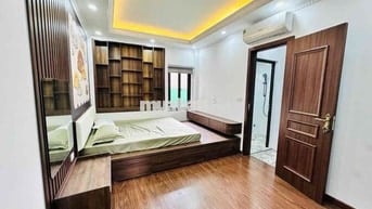 Bán Nhà Cầu Giấy 42m2 - 5 Tầng - Gần Phố - Ngõ Thông - Ở Ngay - 9 Tỷ