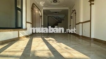 Nhà 2 tầng mặt tiền Ngô Quyền,DTSD 161m2, nở hậu,Gần biển, Chốt ngay