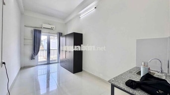 CHO THUÊ PHÒNG BAN CÔNG SIÊU THOÁNG GẦN CẦU NGUYỄN TRI PHƯƠNG Q5 Q10