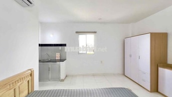 Studio Cửa Sổ Full Nội Thất Gần Quận 1