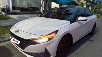 Hyundai Elantra 2022 Đặc Biệt Trắng