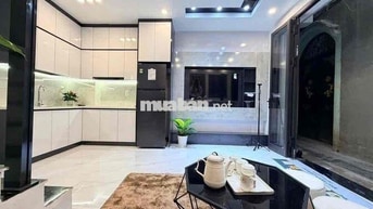 HƠN 6 Tỷ - TÔN ĐỨC THẮNG - 28m x mt4,5 x 4T - LÔ GÓC