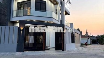 CHO THUÊ NHÀ SIÊU PHẨM 3 MẶT TIỀN PHÚ HÒA GIÁ TỐT