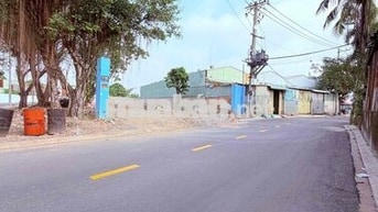 Cần bán lô đất Mặt Tiền kinh doanh . gần trường học .