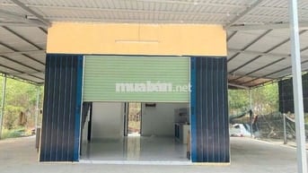 Nhà kế bên trường tiểu học Tương Bình Hiệp, rộng hơn 200m2 sân 4 ô tô