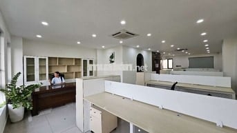 Cho thuê nguyên tầng văn phòng đẹp, setup full nội thất cho 20 nhân sự