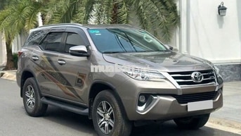 Toyota Fortuner G AT 2019 máy dầu màu xám