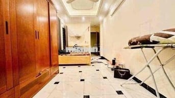 NHÀ ĐẸP Ở NGAY - LÔ GÓC -  NGÕ NÔNG - GẦN PHỐ - NGAY TRƯỜNG CẤP 1.2 TÂ