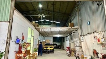 Cần cho thuê  kho Xưởng Hóc Môn DT 10 x 45 có gác Lửng Giá 30 triệu TL