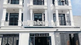 Chủ đi định cư nước ngoài nên cần bán nhà