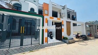 Nhà Mới 2 Tầng Ngay Ngã 3 TT Đức Hoà