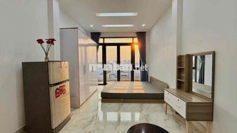 CHO THUÊ CĂN HỘ STUDIO BAN CÔNG 30m2 FULL NỘI THẤT , THANG MÁY SÁT Q10