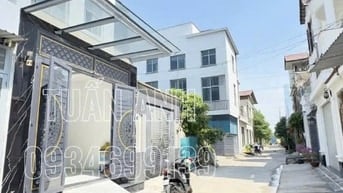 Bán Nhà 3 Tầng Sân Thượng _ MT Đường 8m _ Ngay Trung Tâm Thị Trấn NB