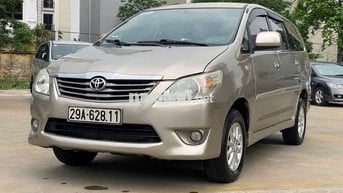 Toyota Innova E 2012 Vàng cát
