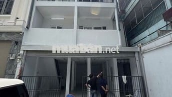 Cho thuê nhà mặt tiền Nguyễn Khoái, P.2, Q.4_Diện tích: 8m x 9m(2 Lầu_