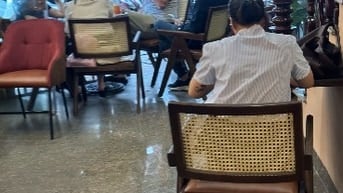 Sang nhượng quán cafe mặt phố Dương Văn Bé