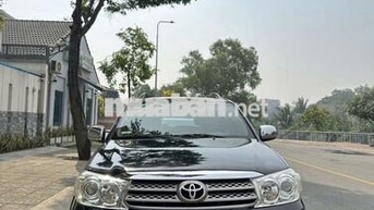 Toyota Fortuner 2010 V std 85.000 km Đen