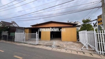 Kho 300m2 đường Trần Đại Nghĩa, bàn giao ngay