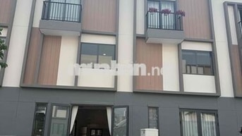 Chính chủ cho thuê nhà mới 100% dọn vào ở liền, full nội thất,