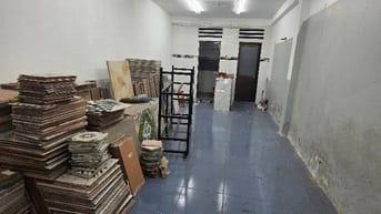 Siêu Ngộp - Mặt Tiền Lạc Long Quân cho thuê 50triệu/tháng - 31 TỶ