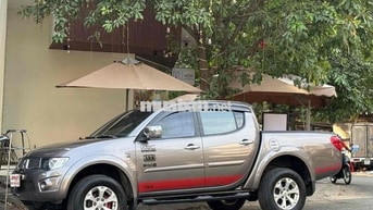 Mitsubishi Triton 2013- số tự động- 2 cầu