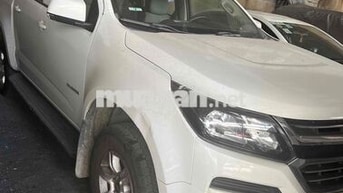 Chevrolet Colorado Trắng