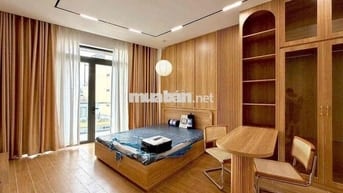 Penthouse full nội thất nguyên lầu, 1pn+ mới 100% ngay sân bay TSN
