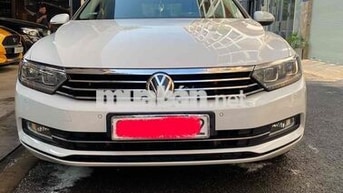 Volkswagen Passat sx 2017 model 2018 Trắng