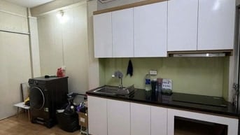 Cho thuê nhà Hàng Bạc, Hoàn Kiếm, 25m2, 3 tầng, 2 phòng ngủ, đủ NT