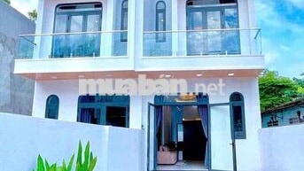 CHO THUÊ NHÀ MỚI 100% 3PHÒNG NGỦ SÂN 2Ô lTÔ HẺM LÊ HỒNG PHONG GẦN CHỢ