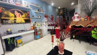 CẦN CHO THUÊ LÂU DÀI CĂN NHÀ NHỎ 4X16M GẦN TRƯỜNG, CHỢ, THÔNG TỨ PHÍA,