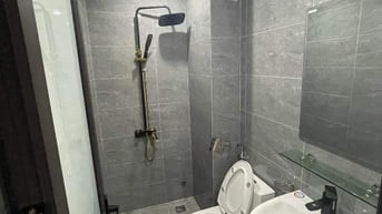 Cc mời thuê Phòng 150 trần Đại Nghĩa Dt 30m2 Vskk 4,6tr oto đỗ cửa.