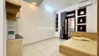 Trống sẵn phòng ban công sát Q1 , Trần Phú Q5