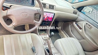Toyota Camry GLi 2002 Bạc