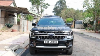 Ford Everest 2025 Platinum 1.8 vạn km Đen