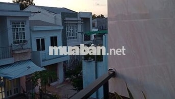 Chính chủ bán nhà mặt tiền 1 lầu đường nguyễn huệ vĩnh long