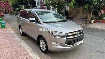 Toyota Innova 2017 2.0E Bạc