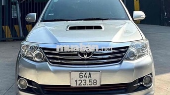 Toyota Fortuner 2015 Bạc