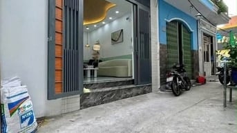 6,2 Tỷ TL ngay chủ Nhà xây mới SHR hoàn công đủ P1Q8 