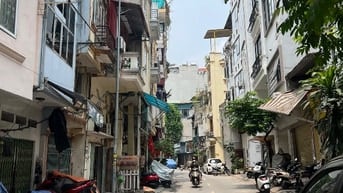 HIẾM! CC bán nhà Thuỵ Khuê 40m2 ở ngay hoặc mua giữ rất hợp lý