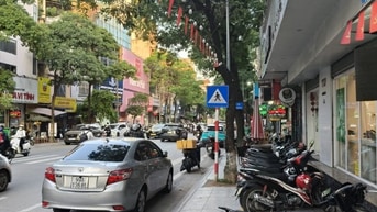 Bán gấp nhà Lê thanh nghị 5 tầng thoáng chỉ 20m ra phố giá 6.2 tỷ.