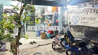 Cho thuê nhà cấp 4 có sân đậu xe sát đường số 9 Phường Linh Tây