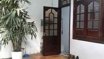 BÁN GẤP NHÀ HẺM 40 Phan Đình Phùng cách Quảng Trường Vài bước chân