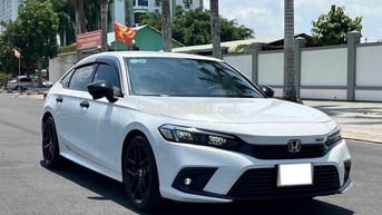 Honda Civic RS 2023 Trắng 26.000km hãng