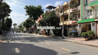 Nhà mặt tiền kinh doanh sầm uất Tên Lửa 4,5x20m 3,5 tấm 13,3 tỷ