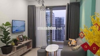 Ở ngay căn 2PN/2WC tầng cao view thoáng nhà mới đẹp Golden Mansion