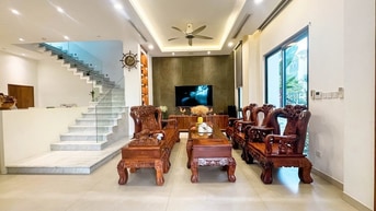  Bán biệt thự Vinhomes Central Park, 309m², căn góc, có hầm, sân vườn