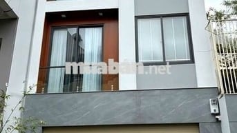 Cần cho thuê nhà MT 76A Trần Thái Tông P.15 Q.Tân Bình.