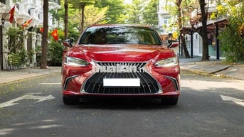 Lexus ES250 2024 Đỏ siêu lướt 20.000 km